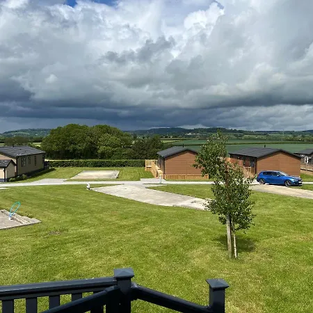 Meadow View With Stunning Views Vakantiehuis *