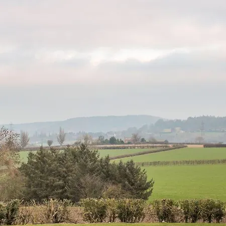 Meadow View With Stunning Views Hébergement de vacances *